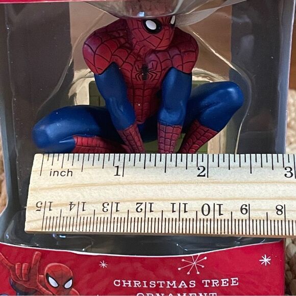 NIB 2015 Hallmark Marvel Ultimate Spider-Man Christmas Tree Ornament - Picture 7 of 8